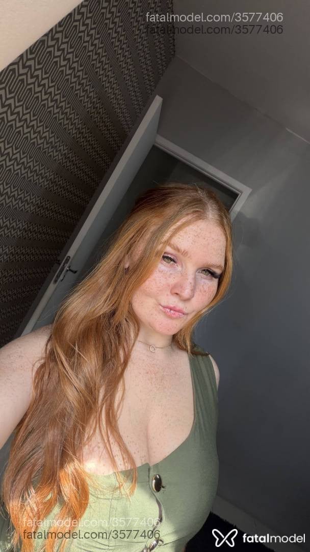 Acompanhante mulher ruiva (o) de olhos verdes - Marina