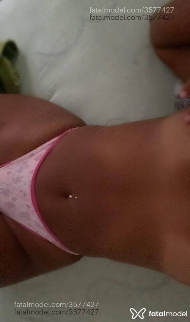 Acompanhante mulher morena (o) de olhos mel - Heloísa