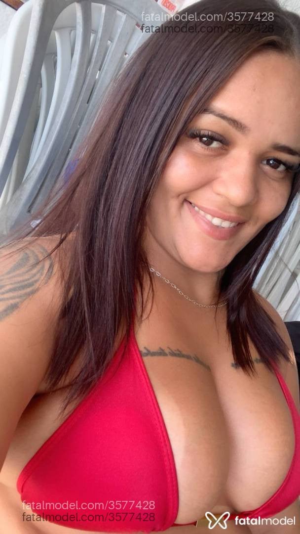 Acompanhante mulher com cabelo castanho de olhos castanhos - Alexia