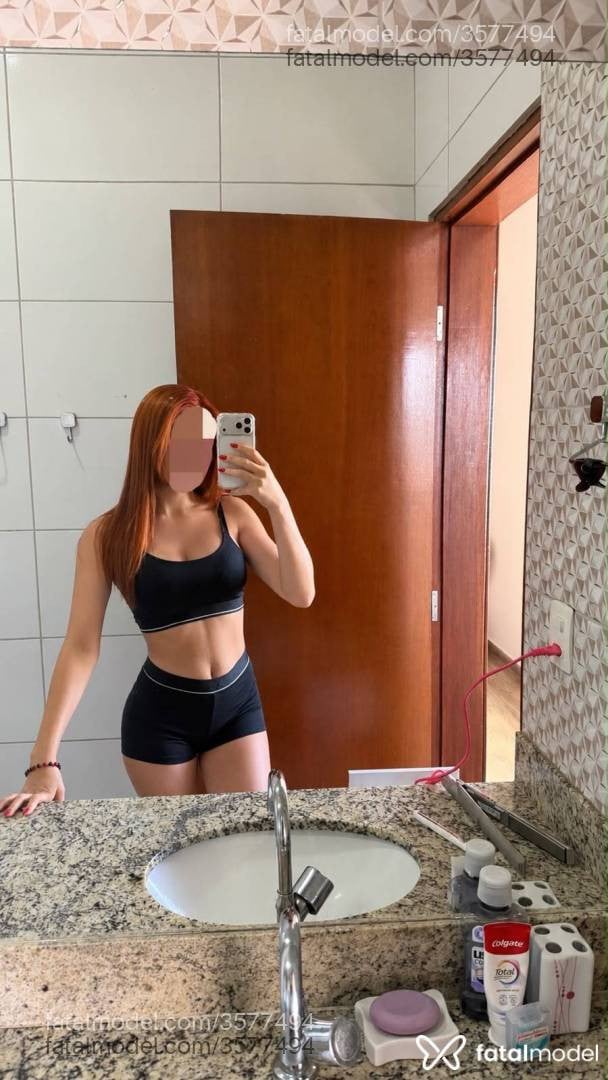 Acompanhante mulher ruiva (o) de olhos mel - Ester Pinheiro