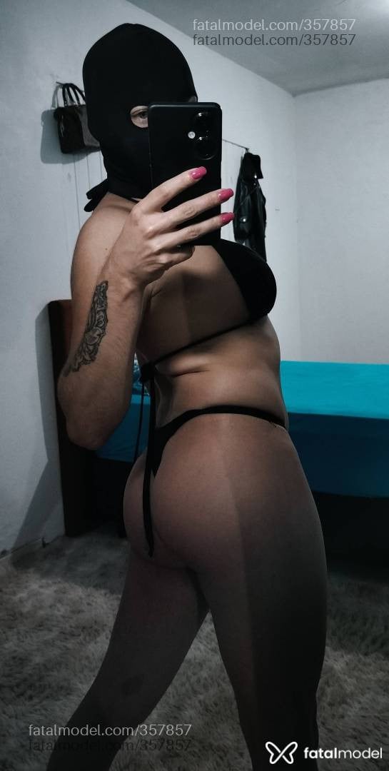Acompanhante mulher trans morena (o) de olhos verdes - Mirella Gaúcha 