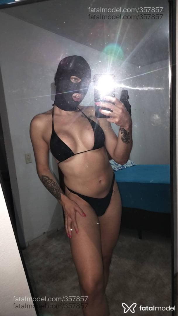 Acompanhante mulher trans morena (o) de olhos verdes - Mirella Gaúcha 