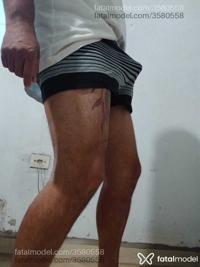 Acompanhante homem com cabelo castanho de olhos castanhos - Punkcity