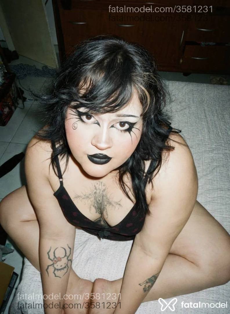 Acompanhante mulher trans morena (o) de olhos castanhos - Eloa