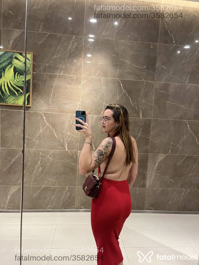Acompanhante mulher trans loira (o) de olhos castanhos - Maria Dai