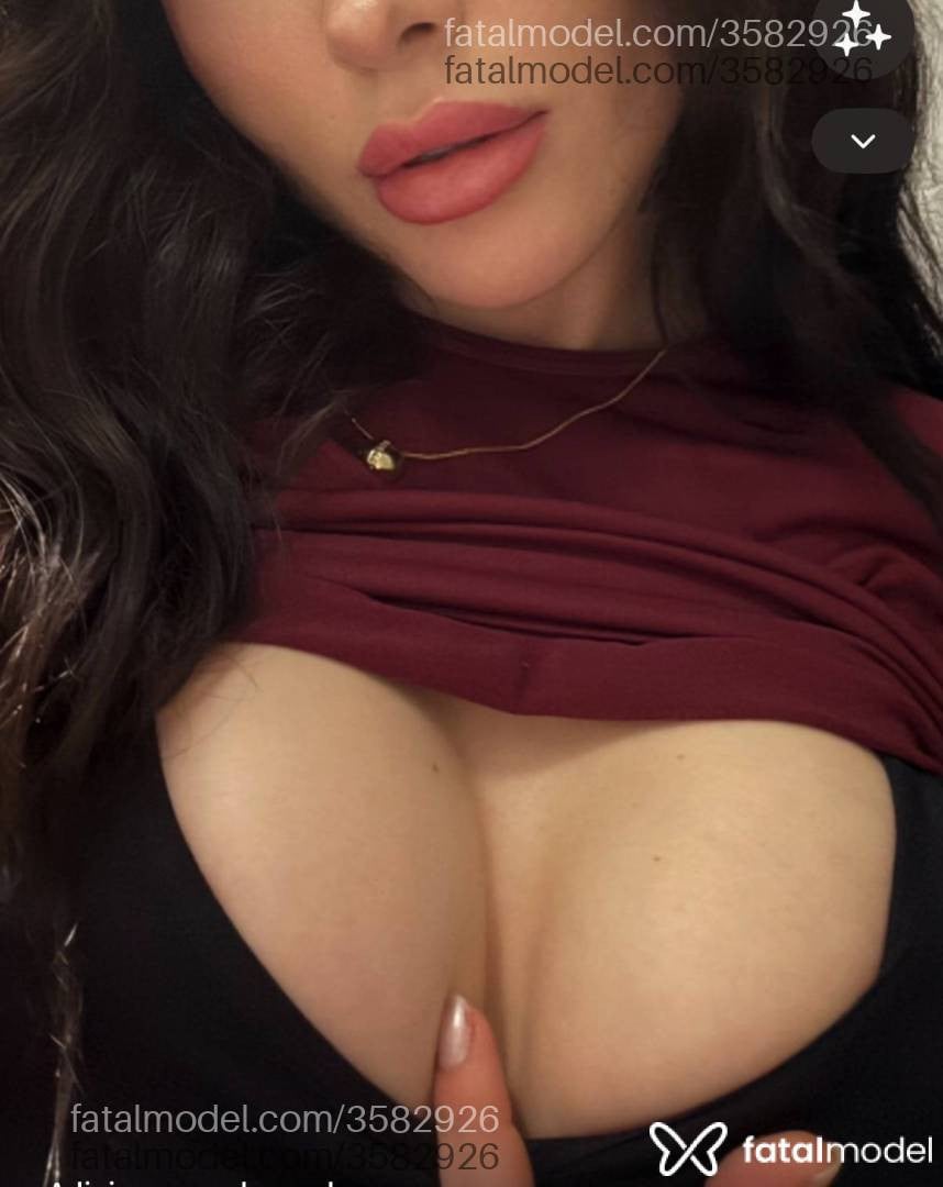 Acompanhante mulher com cabelo castanho de olhos castanhos - Yasmin
