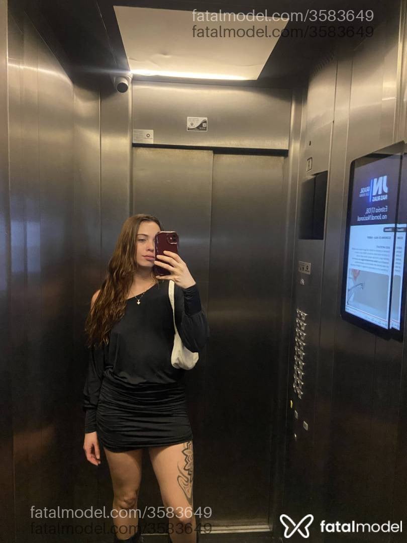 Acompanhante mulher ruiva (o) de olhos azuis - Becky