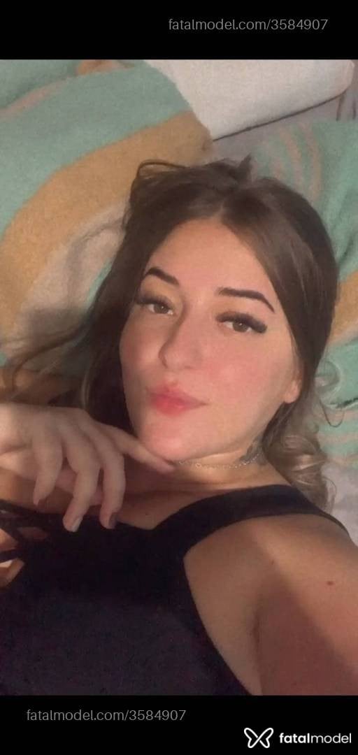 Acompanhante mulher loira (o) de olhos castanhos - Marcela