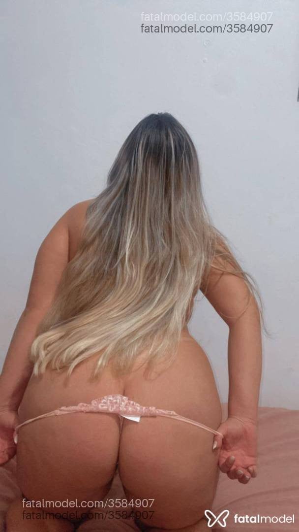 Acompanhante mulher loira (o) de olhos castanhos - Marcela