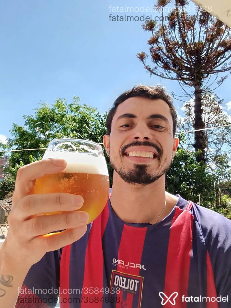 Acompanhante homem morena (o) de olhos castanhos - Felipinho