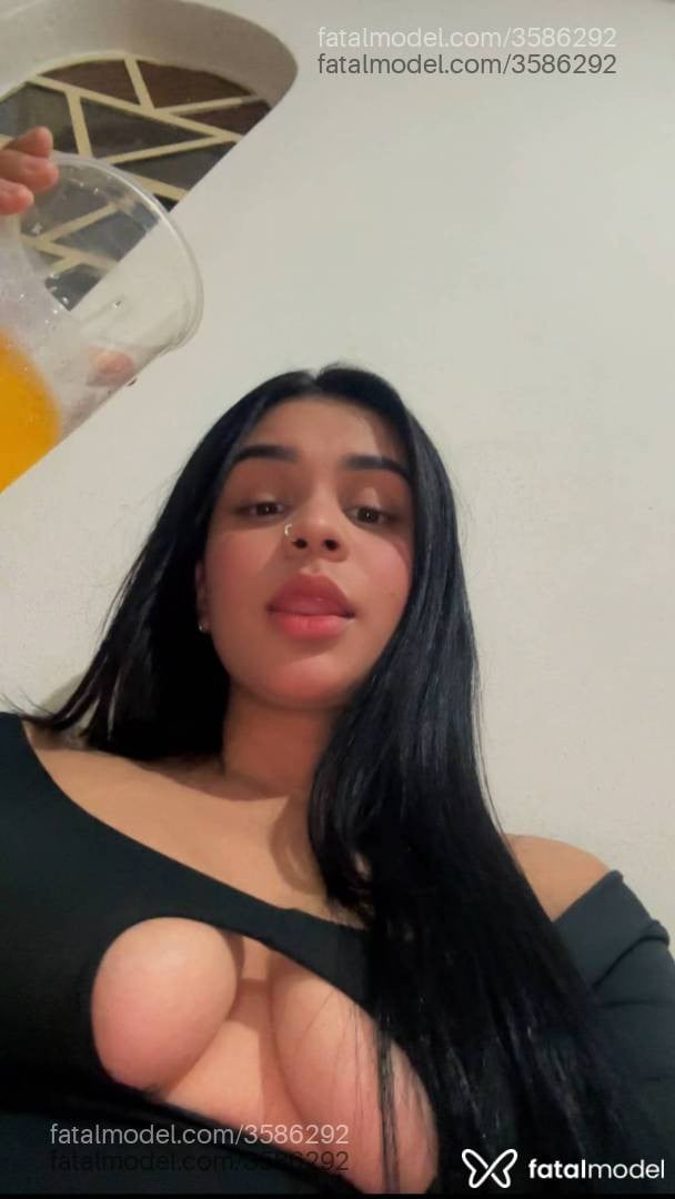 Acompanhante mulher morena (o) de olhos castanhos - Larissa