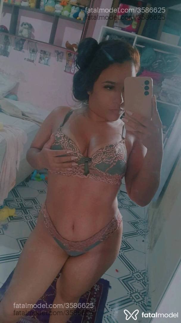 Acompanhante mulher com cabelo castanho de olhos castanhos - Beatriz