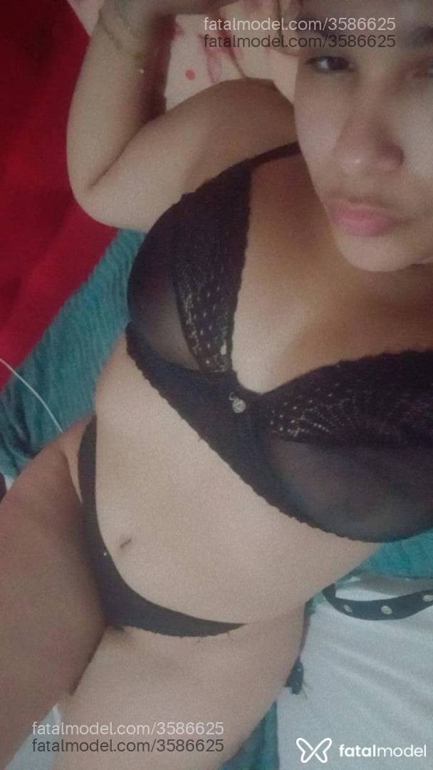 Acompanhante mulher com cabelo castanho de olhos castanhos - Beatriz