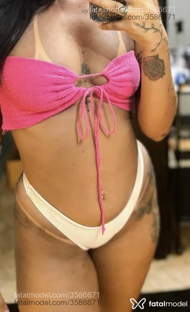 Acompanhante mulher morena (o) de olhos castanhos - Roberta