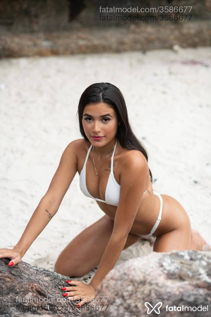 Acompanhante mulher morena (o) de olhos pretos - Juliana