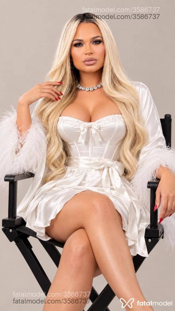 Acompanhante mulher loira (o) de olhos mel - Barbara