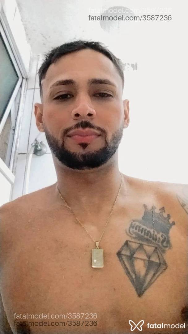 Acompanhante homem com cabelo castanho de olhos castanhos - Dominus