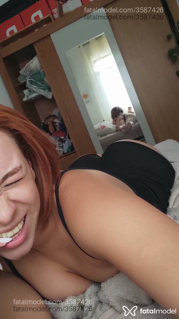 Acompanhante mulher ruiva (o) de olhos castanhos - Kali