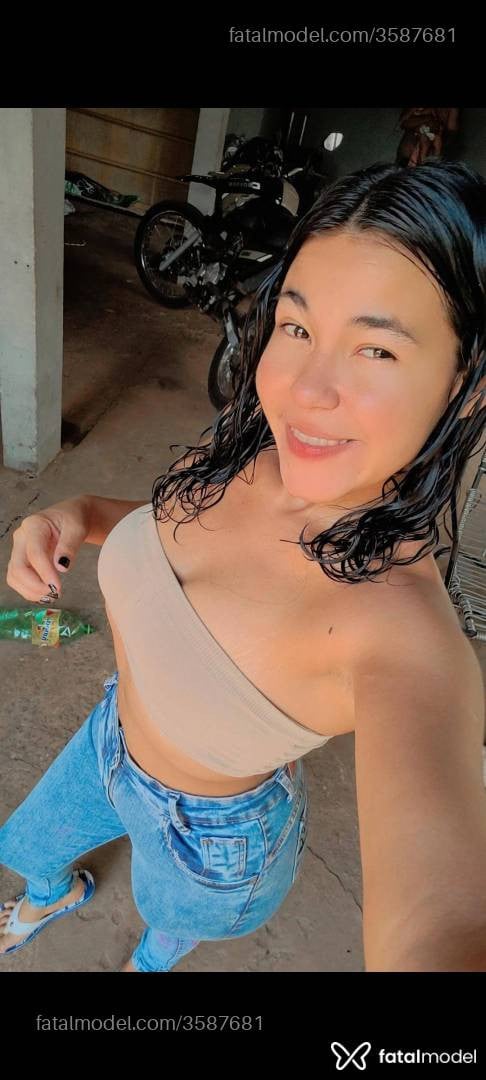 Acompanhante mulher morena (o) de olhos pretos - Paloma