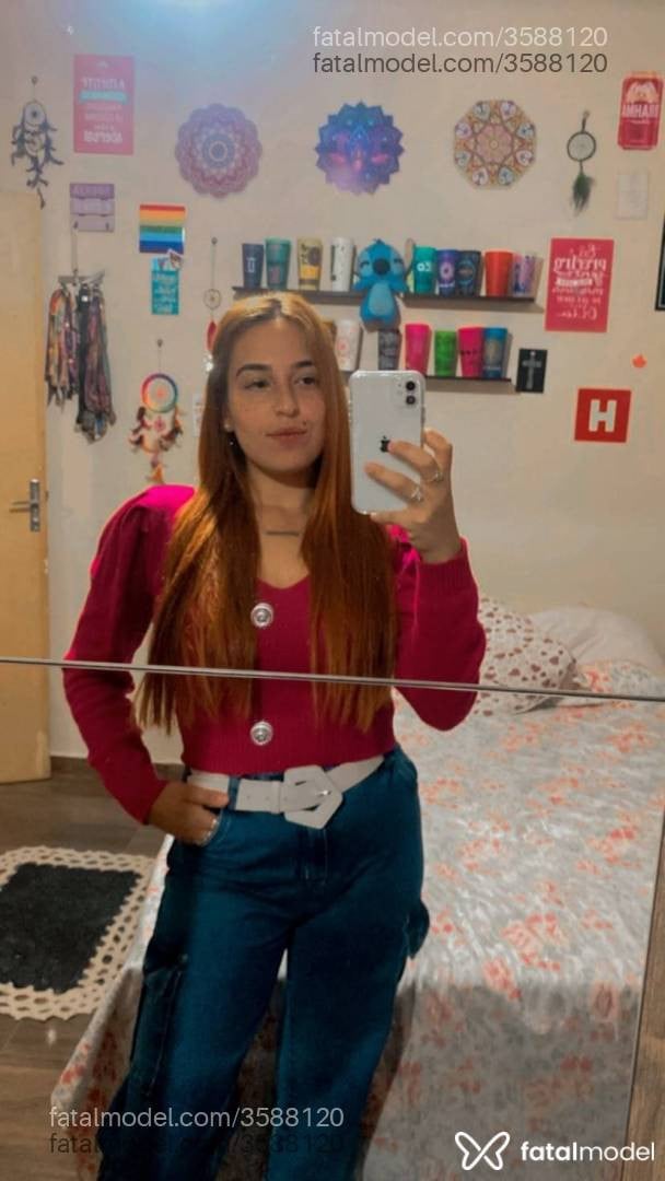 Acompanhante mulher ruiva (o) de olhos castanhos - Leticia