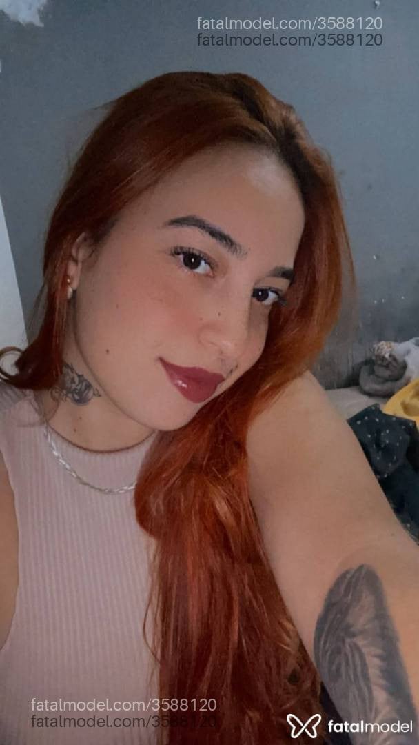 Acompanhante mulher ruiva (o) de olhos castanhos - Leticia