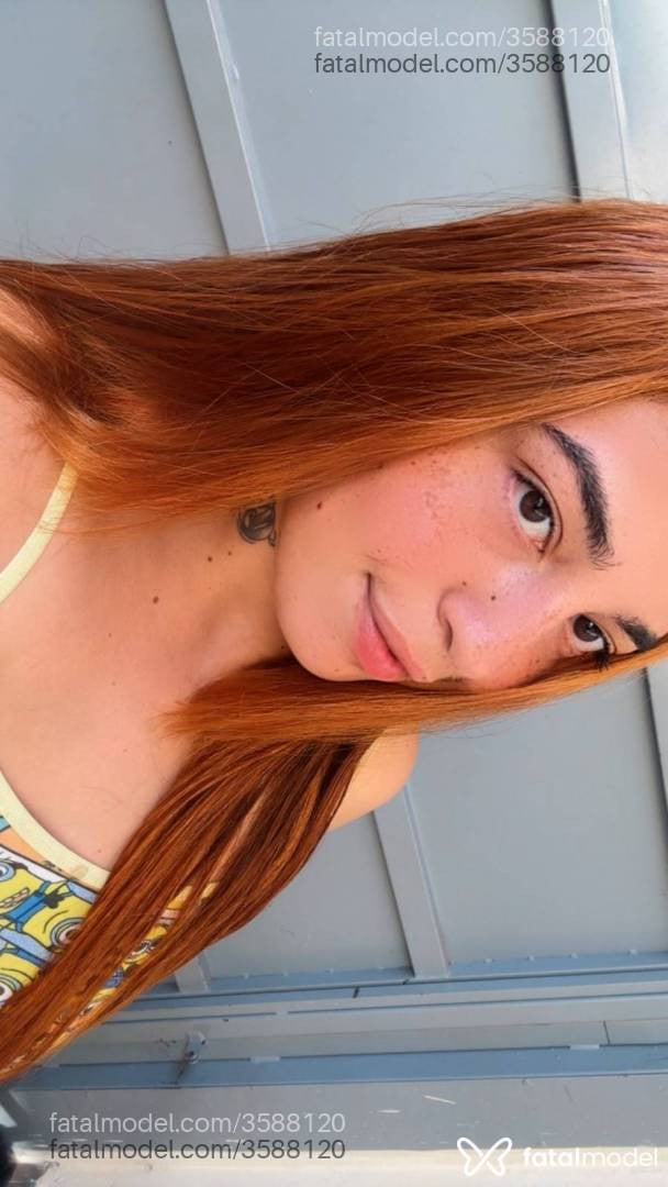 Acompanhante mulher ruiva (o) de olhos castanhos - Leticia
