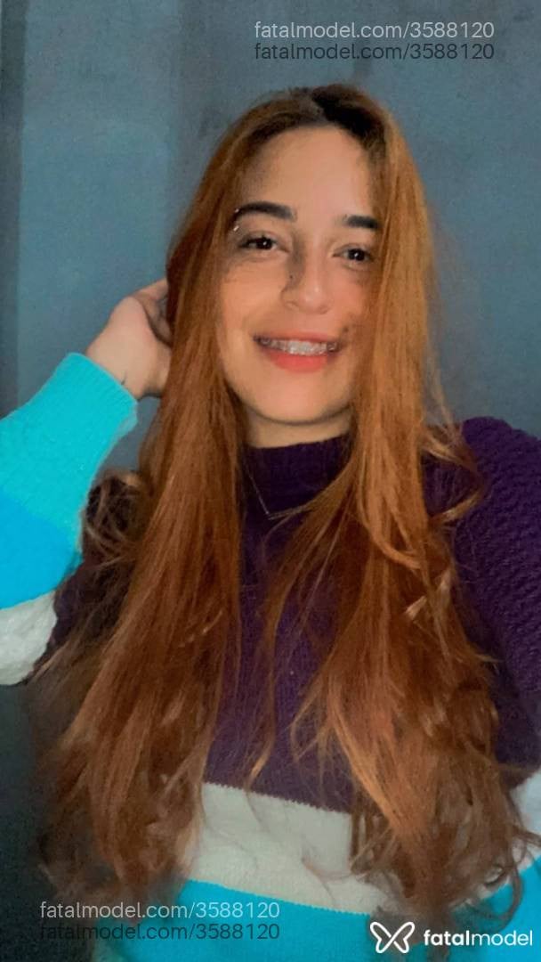 Acompanhante mulher ruiva (o) de olhos castanhos - Leticia
