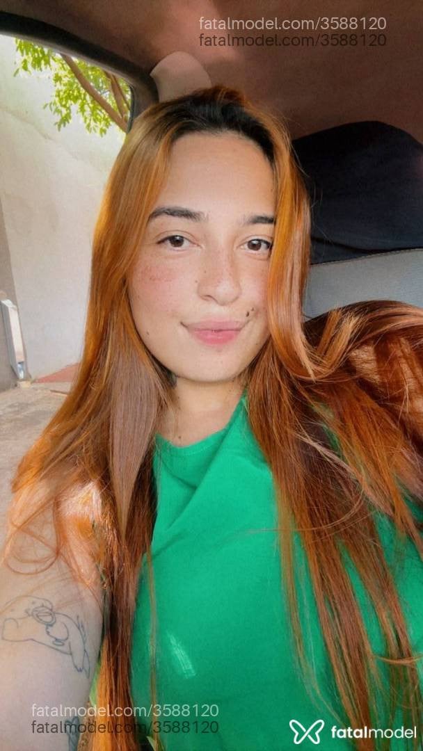 Acompanhante mulher ruiva (o) de olhos castanhos - Leticia