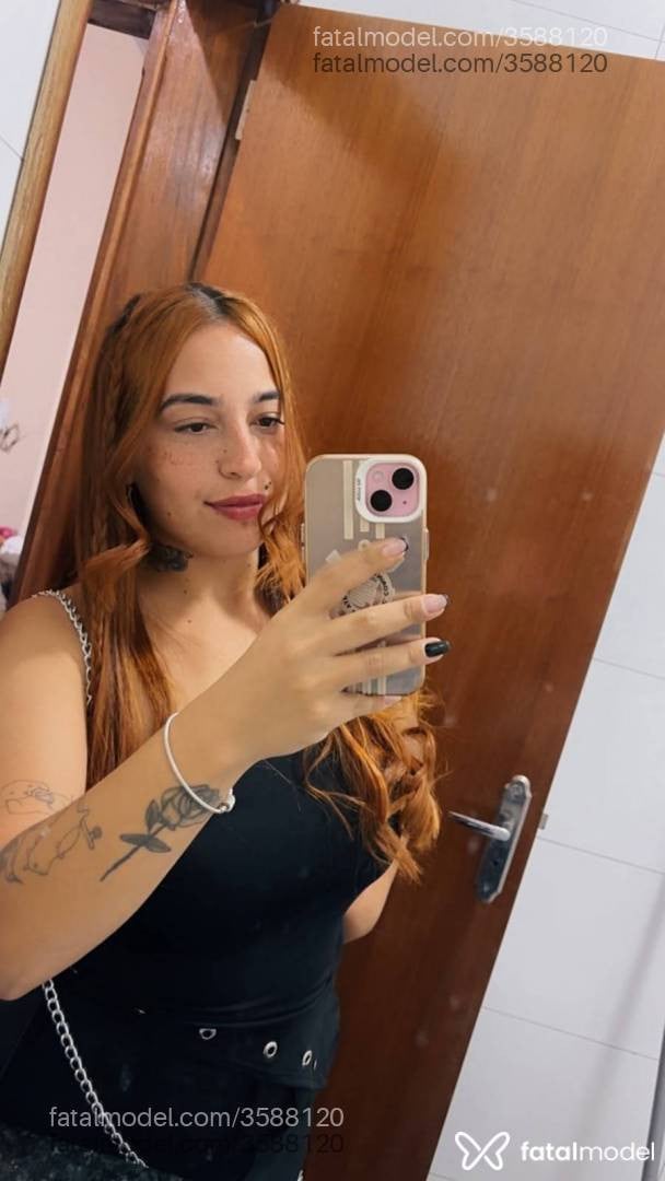 Acompanhante mulher ruiva (o) de olhos castanhos - Leticia