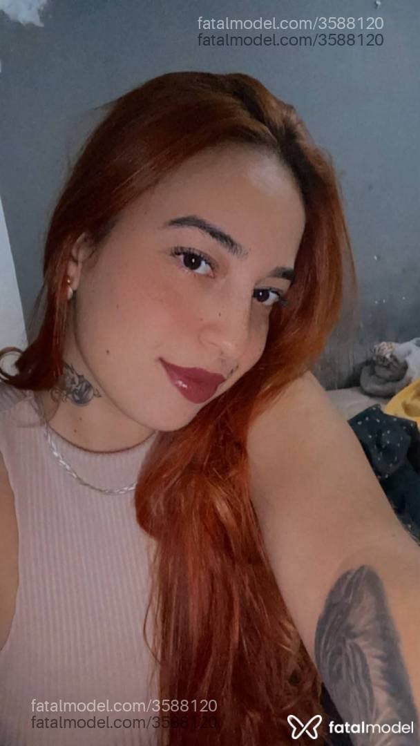 Acompanhante mulher ruiva (o) de olhos castanhos - Leticia