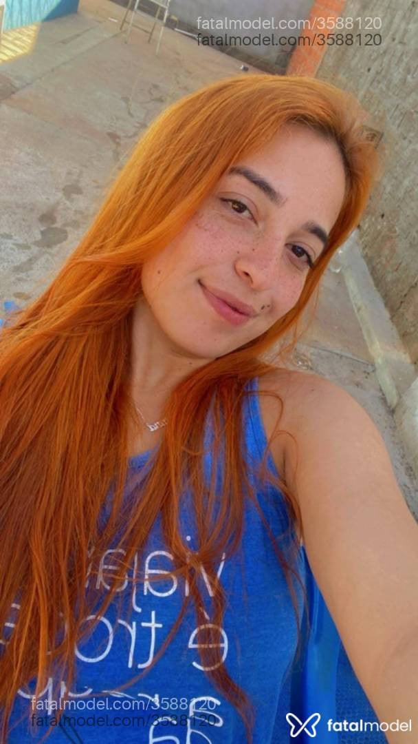 Acompanhante mulher ruiva (o) de olhos castanhos - Leticia