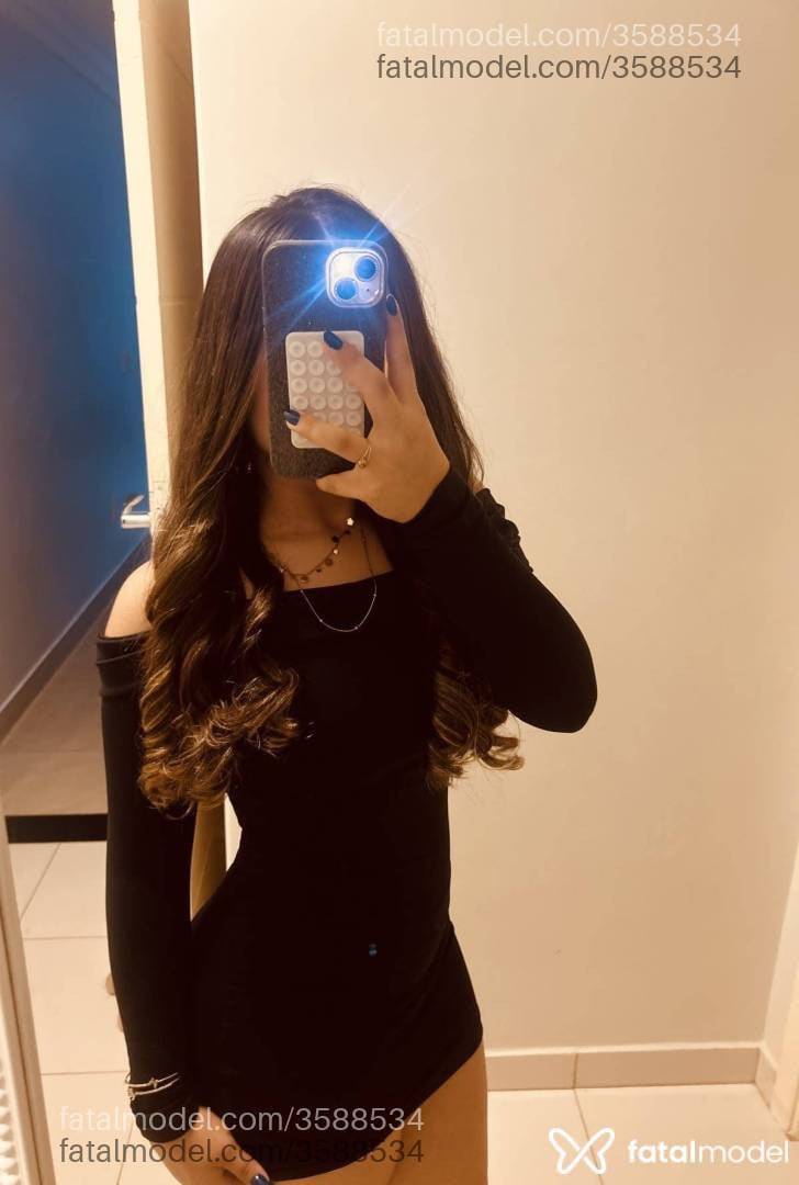 Acompanhante mulher com cabelo castanho de olhos mel - Narya