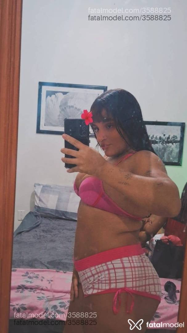 Acompanhante mulher morena (o) de olhos castanhos - Karinne