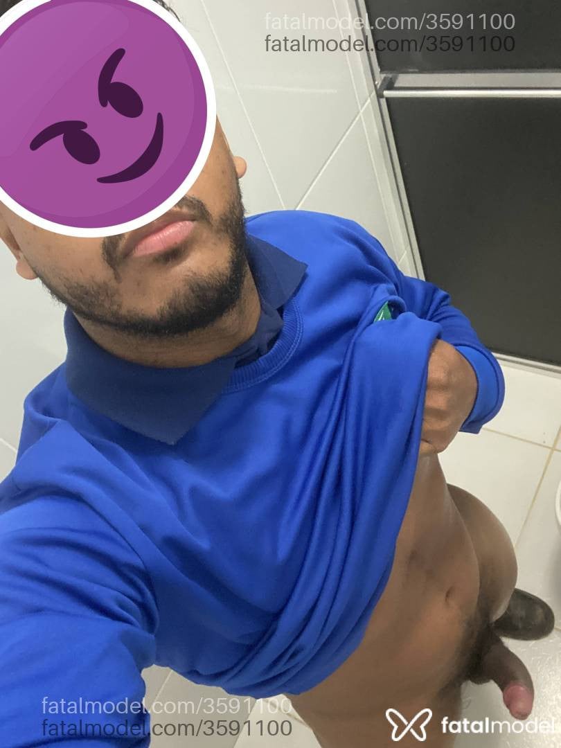 Acompanhante homem morena (o) de olhos pretos - Gus