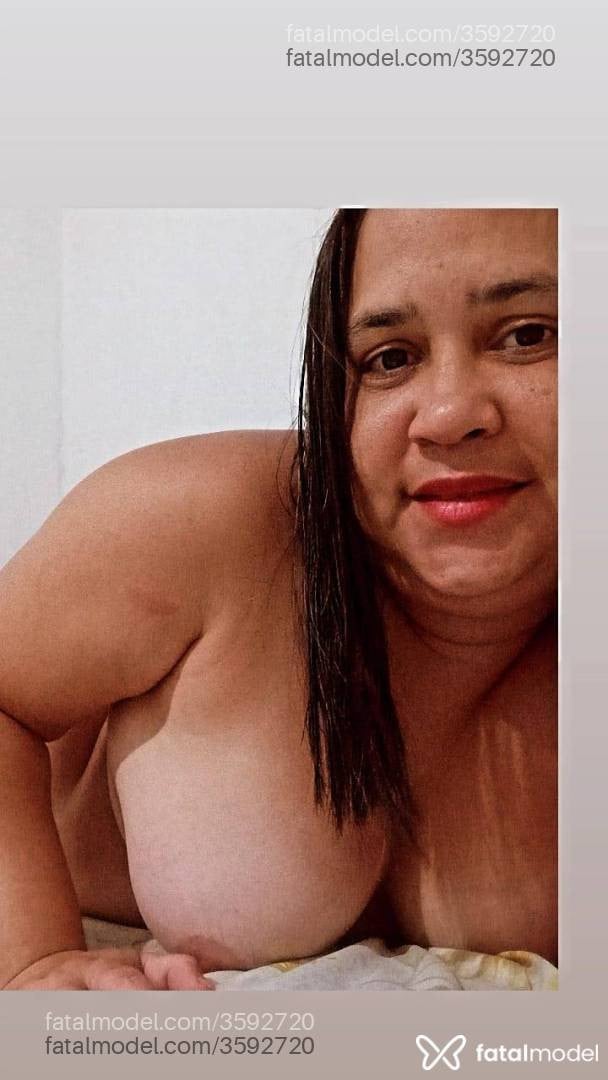 Acompanhante mulher morena (o) de olhos pretos - Priscila Oliveira