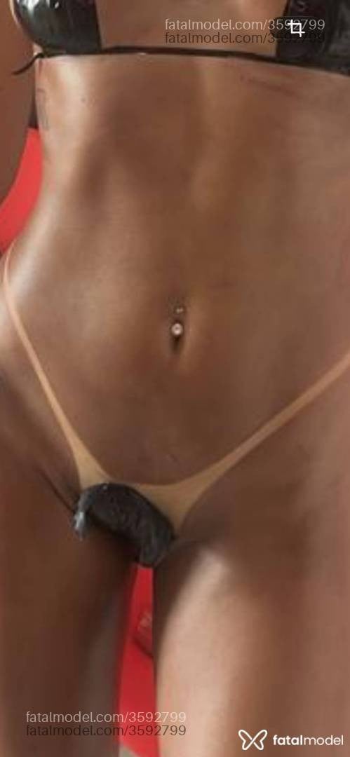 Acompanhante mulher morena (o) de olhos pretos - Lays Sampaio