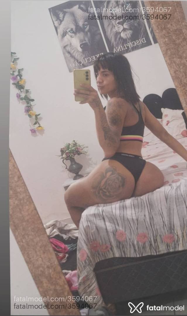Acompanhante mulher trans morena (o) de olhos castanhos - Ninfetamirella
