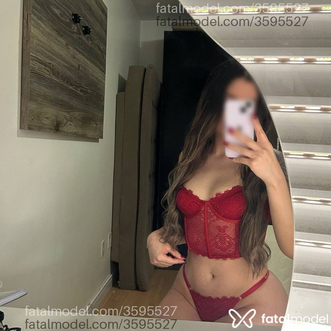 Acompanhante mulher morena (o) de olhos castanhos - Isabelle