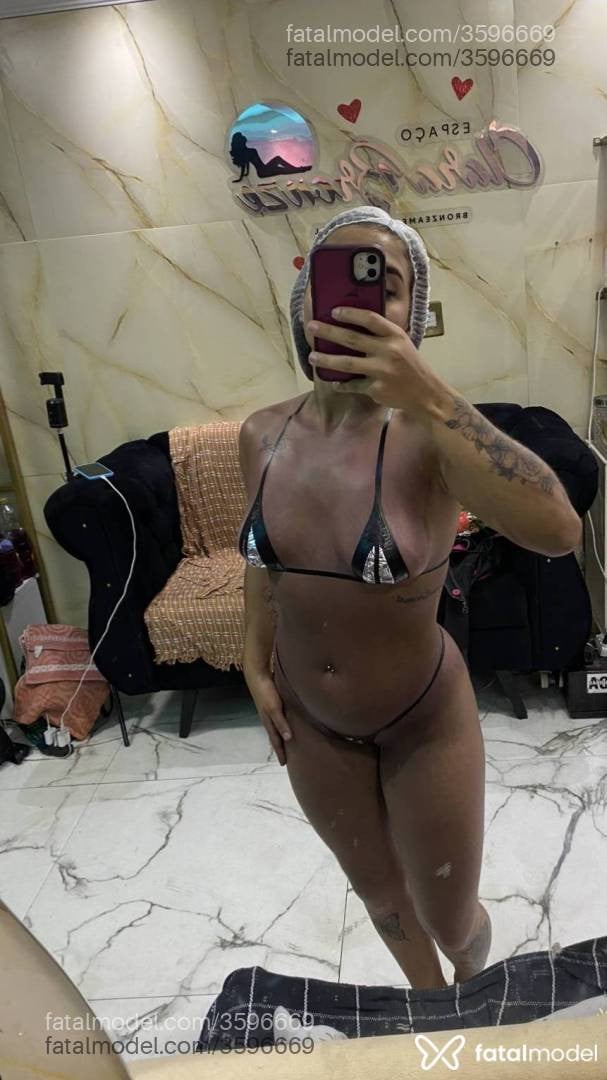 Acompanhante mulher morena (o) de olhos castanhos - Rafaella