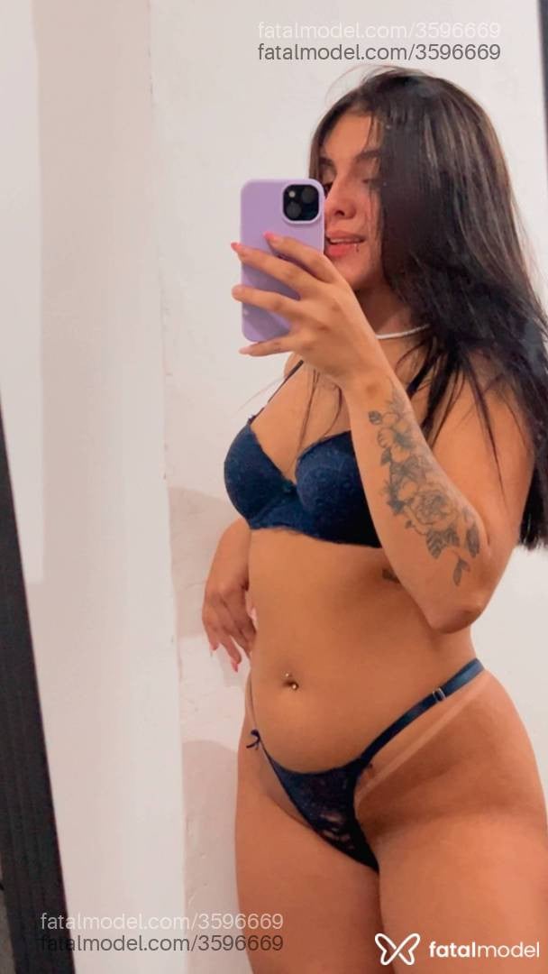 Acompanhante mulher morena (o) de olhos castanhos - Rafaella
