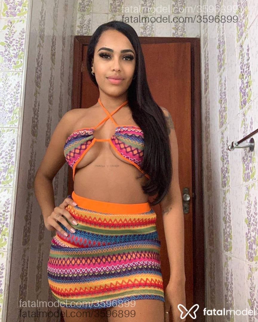 Acompanhante mulher morena (o) de olhos pretos - Agatha