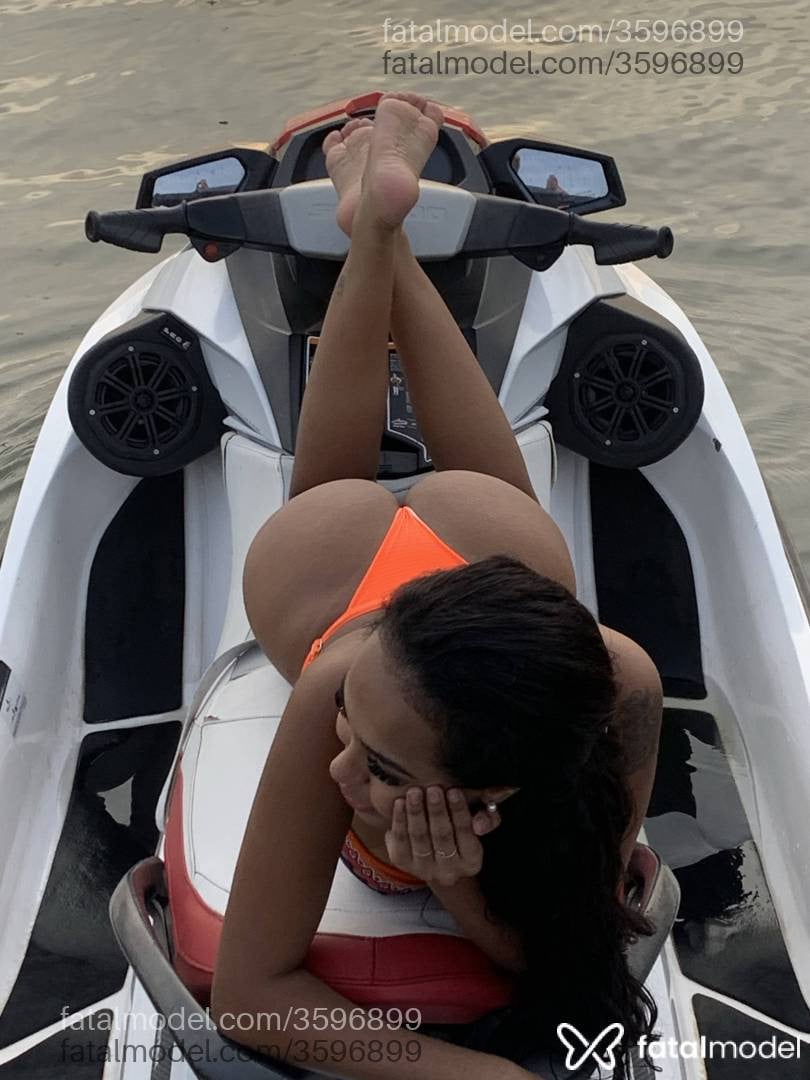 Acompanhante mulher morena (o) de olhos pretos - Agatha