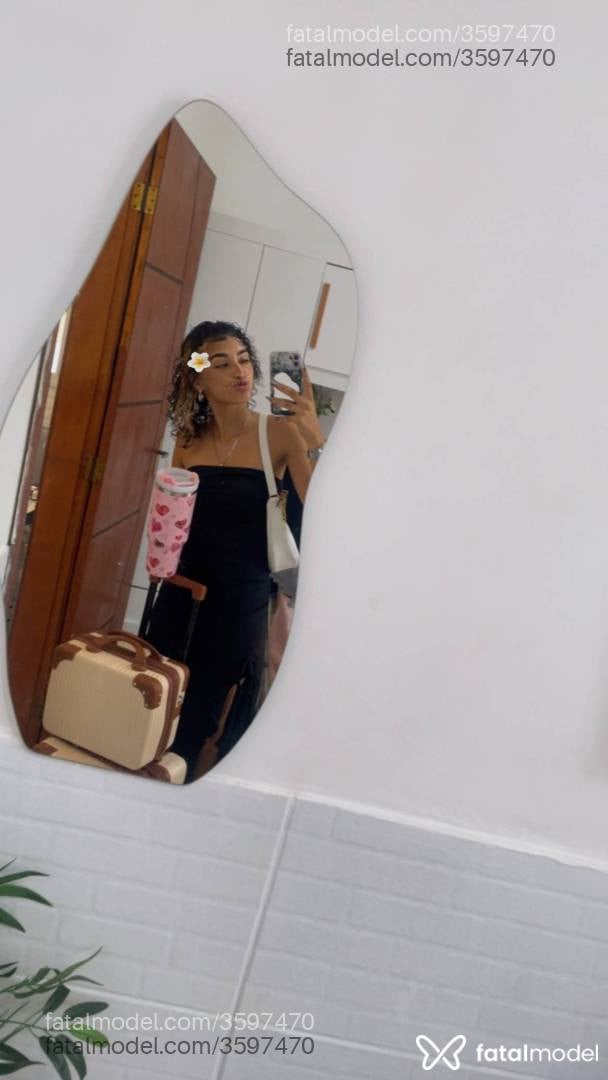 Acompanhante mulher morena (o) de olhos castanhos - Paolla Ferraz
