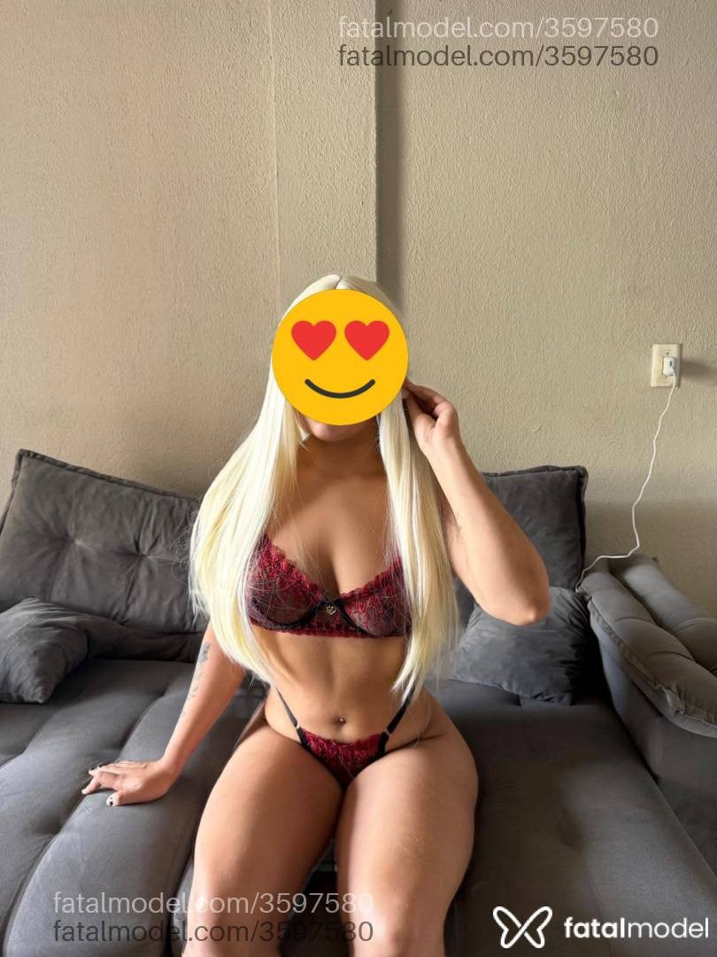 Acompanhante mulher morena (o) de olhos castanhos - Nycole Fernandes