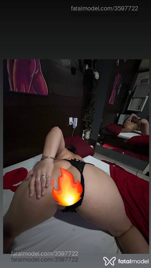 Acompanhante mulher morena (o) de olhos castanhos - Valentina