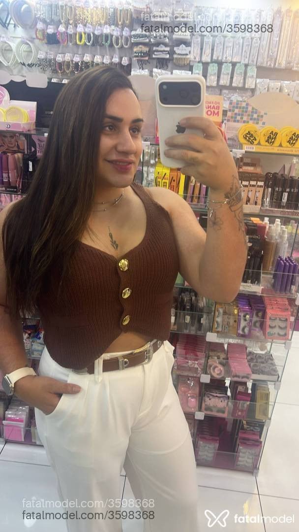 Acompanhante mulher trans morena (o) de olhos pretos - Esposinha