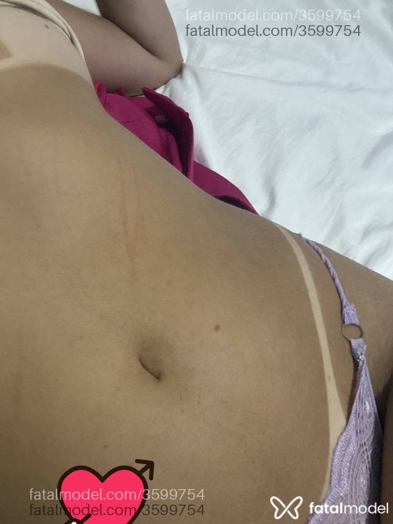 Acompanhante mulher loira (o) de olhos mel - Gabriela
