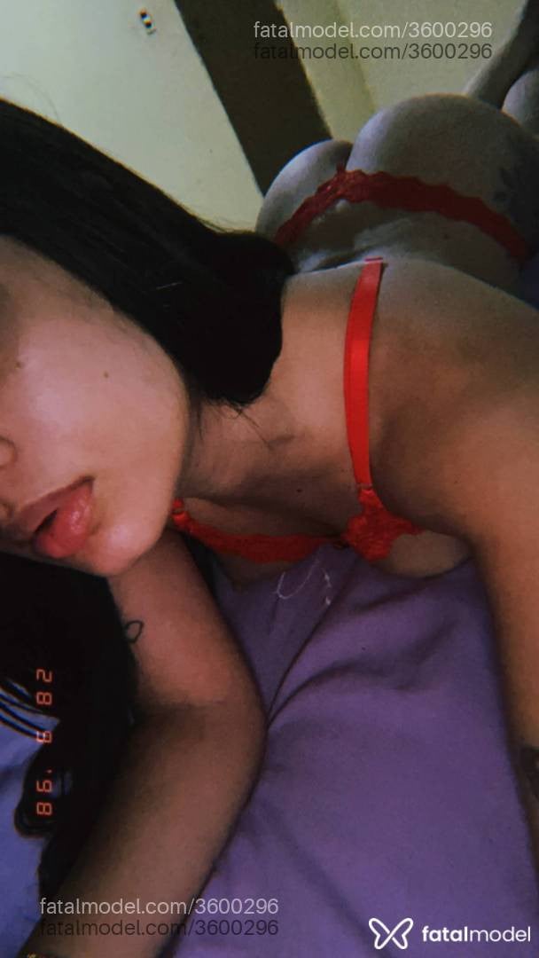 Acompanhante mulher morena (o) de olhos castanhos - Laura