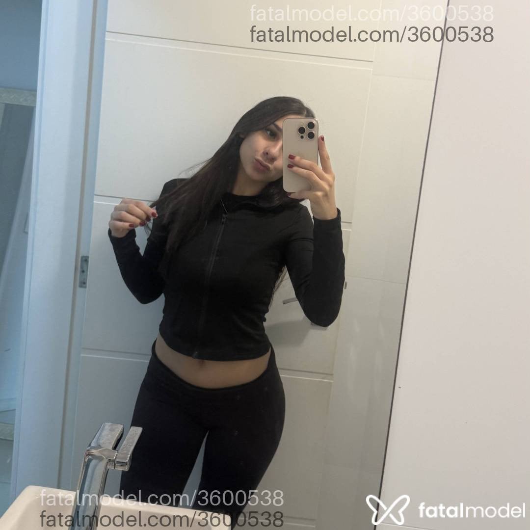 Acompanhante mulher morena (o) de olhos castanhos - Mabille
