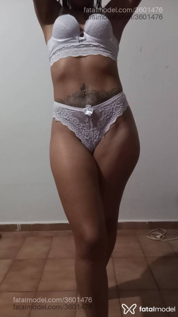 Acompanhante mulher morena (o) de olhos pretos - Daiane